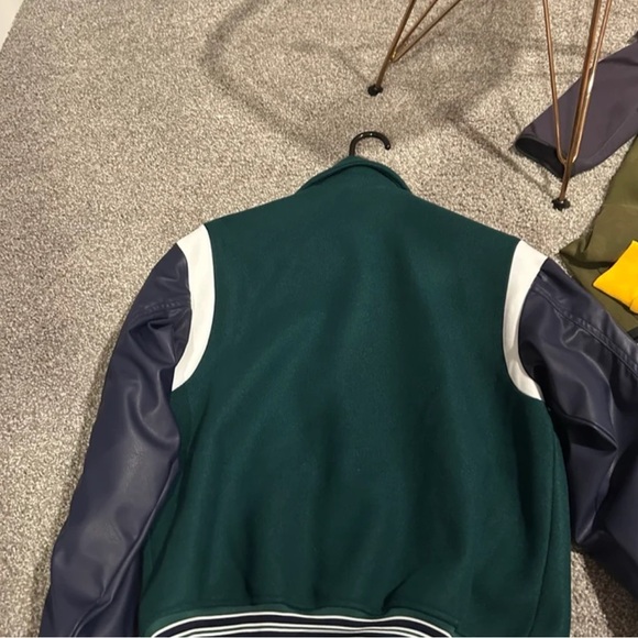 LETTERMAN - Picture 2 of 2